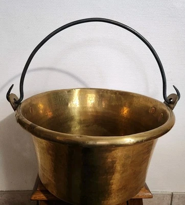 Ancien Chaudron Cuivre Jaune Martelé Ø45,5 cm Anse Fer Forgé Bassine Déco  - Photo 1/4