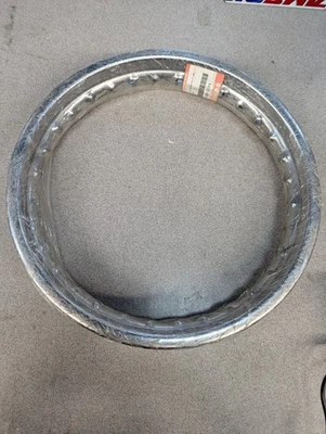 Suzuki 2003 RM60 Rear Rim - K4102-50019 Foto 1 de 3