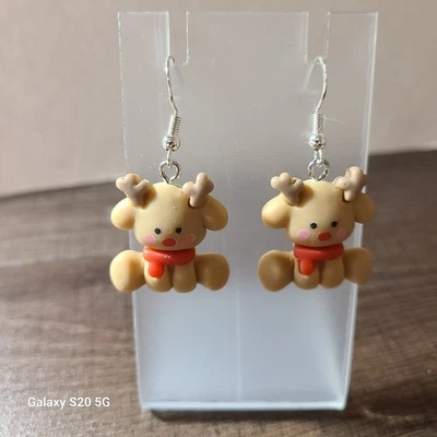 Lindos pendientes de reno hechos a mano con temática de vacaciones de Navidad bufanda roja mujeres NUEVO Foto 1 de 4