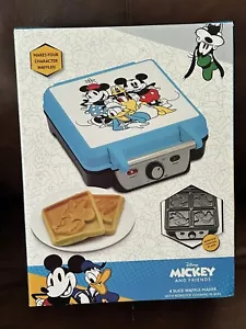 NEW Disney Mickey Mouse Donald pluto minnie 4 Slice Non-Stick Waffle Maker - Picture 1 of 6