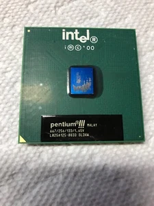 INTEL SL3XW PENTIUM III 667MHZ CPU 667/256/133/1.65V - Picture 1 of 2