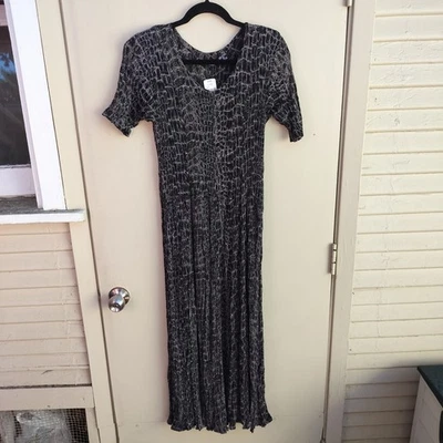 NWT Starina Alligator Croc Print Gray Short Sleeved Maxi Dress Medium - Image 1 of 4