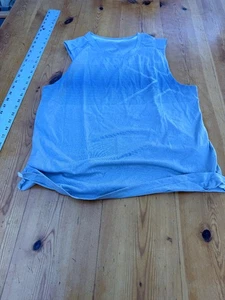 2XU Mens Size M Compression Sleeveless Top GREY Sport Shirt Gym Muscle Logo A1 - Picture 1 of 4