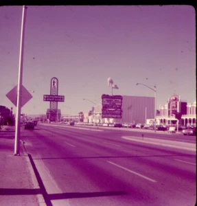 2 Vintage 35mm Dias 1969 Las Vegas Casino Straßenszene - Bild 1 von 2