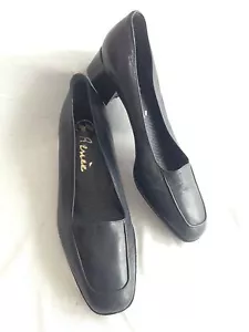 Renee Pumps Navy/Midnight Blue Leather Size 38.5 - Picture 1 of 12