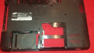 SAMSUNG NP-R530 plasturgie basse - bottom sans trappe - Imagen 1 de 5