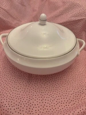 Wedgwood English China Signet Platinum Large Covered Vegetable Bowl Never Used! - Image 1 of 4