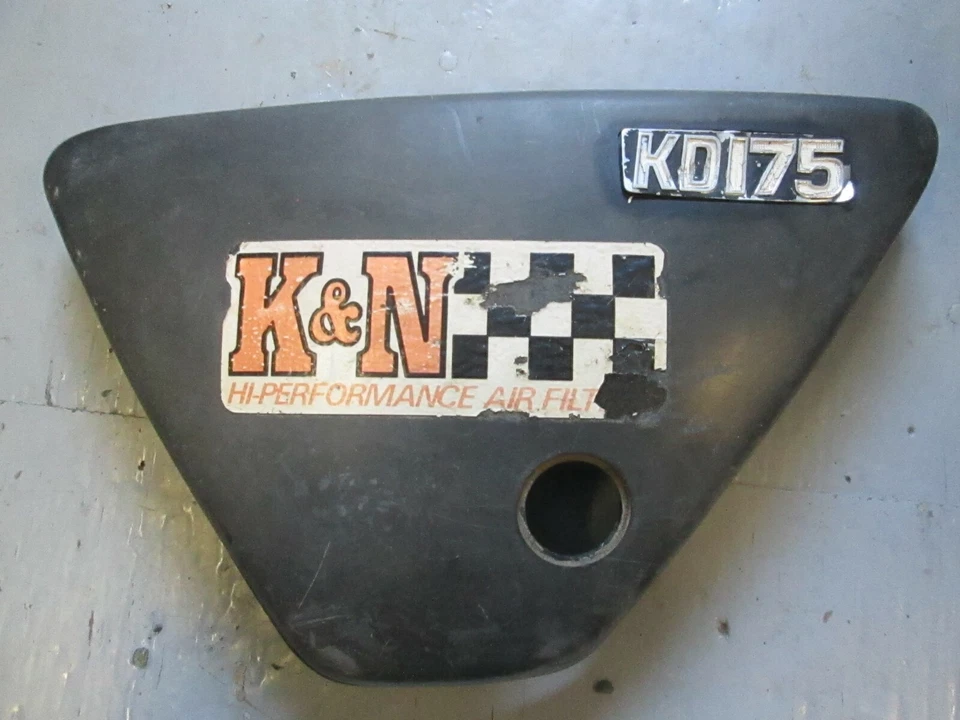 OEM KAWASAKI CUBIERTA LATERAL IZQUIERDA TANQUE DE ACEITE 1976 - 1979 KD175 / KE175 36001-1051 Foto 1 de 4