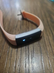 Fitness Aktivitätstracker Digital Armbanduhr Rosa Schnalle Band Silberfarbene Details - Bild 1 von 6