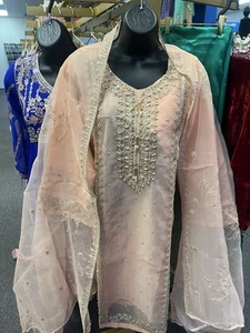 indian clothes for women - Picture 1 of 3