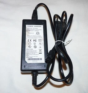 Alimentation - XT-4215B - Input AC 100-240V / Output DC 42V 2000mA 2A 3pin - Photo 1/1