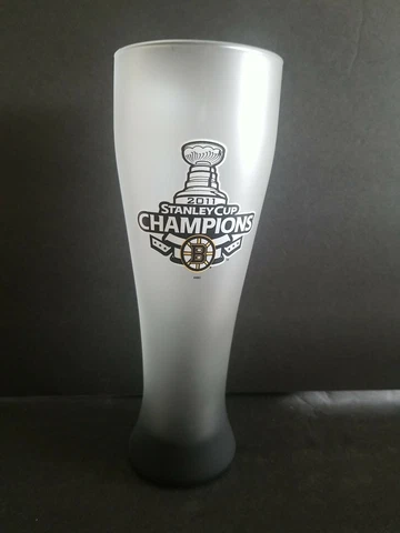 2011 BOSTON BRUINS STANLEY CUP CHAMPIONS TALL FROSTED BEER GLASS RARE FIND Cover