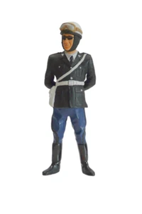 Figurine peinte au 1/18ième A-Little-World d'un motard de la gendarmerie - Imagen 1 de 4