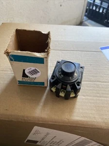 Reliance Electric, Potentiometer 76500-SR - Picture 1 of 2