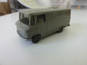 Wiking HO 270/3 Mercedes-Benz L 406 scatola grigio cemento/argento senza volante - Foto 1 di 6