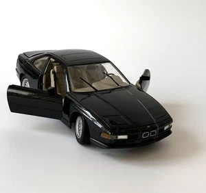 BMW 850i Coupé – Maisto – Scala 1:18 - Foto 1 di 12