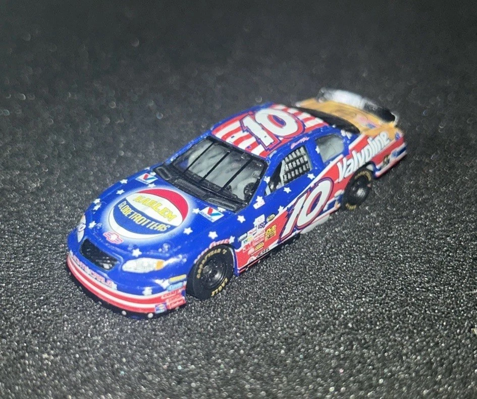 Scott Rigs #10 NASCAR Valvoline & Harlem Globe Trotters (Racing Champions) LOOSE - Image 1 of 4