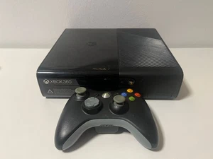 Consola Microsoft Xbox 360 E 250gb - Imagen 1 de 4