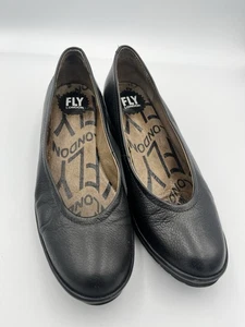 Zapatos de corte Fly London 'Yaz' de cuero negro con tacón de cuña talla UK 6,5 - Imagen 1 de 7