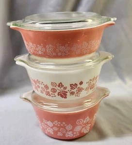 VINTAGE PYREX PINK GOOSEBERRY 3-Pc. W/ lids CASSEROLE SET: 471, 472, 473! - Picture 1 of 11