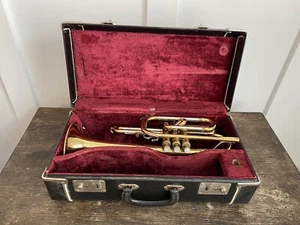 Vintage 1964 Martin Indiana Cornet With Hardshell Case NICE !! FREE SHIPPING - Picture 1 of 15