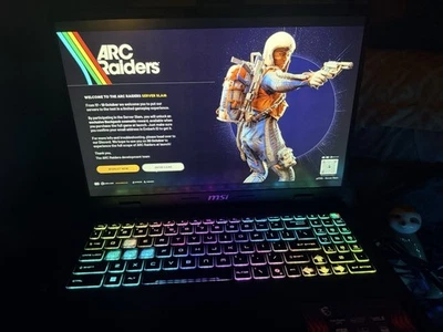 MSI Crosshair 16 FHD+ 144Hz i7-14650HX, RTX 4070, 16GB RAM, SSD 1TB - Bueno Foto 1 de 4