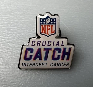 NFL CRUCIAL CATCH INTERCEPT CÁNCER SOLAPA PIN Nuevo En Embalaje - Imagen 1 de 6