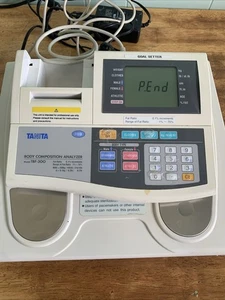 Tanita TBF-300 Analyzer Body composition Scale ~POWERS ON READ NOT FULLY TESTED - Picture 1 of 9