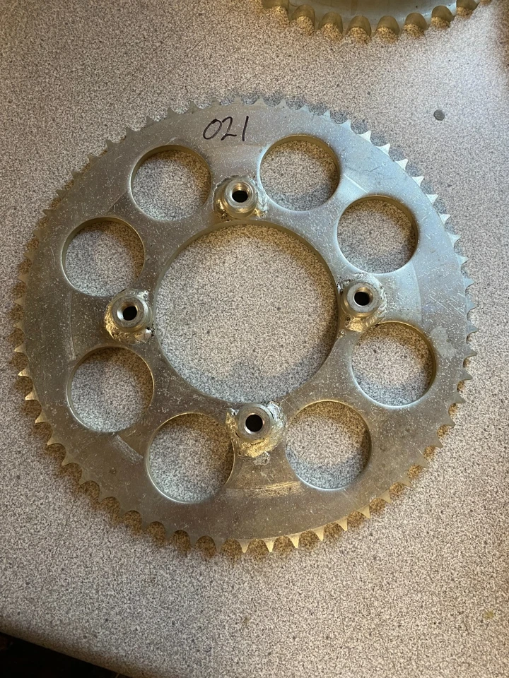 NOS KAWASAKI OEM G3TR G3SS C2TR C2SS PIÑÓN TRASERO OPCIONAL 59 DIENTES 42041-021 Foto 1 de 1