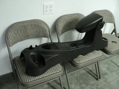 Conjunto completo de console central dianteiro Ford Focus 2002-2004 preto - Imagem 1 de 4