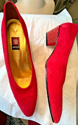 Anne Klein Red Italian Suede Leather Pumps Gold Stud Heels Sze 9M Excellent! - Image 1 of 4