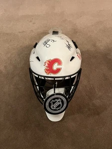 Máscara de portero autografiada del equipo Calgary Flames 2021-2022 cargada++ - Imagen 1 de 5