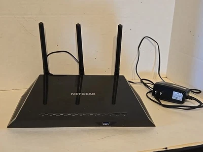 NETGEAR Nighthawk R6700v2 Smart Wi-Fi Router AC1750 Wireless Pre-owned  - Image 1 of 4