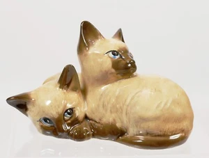Lovely Beswick Kittens Cat Figure ~ 1296 ~ Siamese Kittens Curled Together - Picture 1 of 3