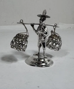 Vintage Wai Kee Sterling Silver Figurine Chinese Vendor 16g  Hong Kong Export. - Picture 1 of 5