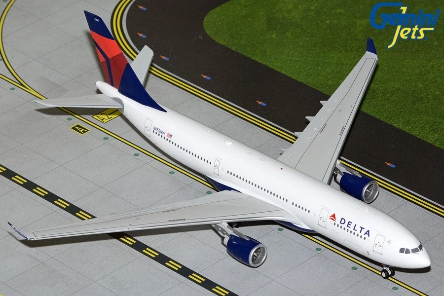 Delta Air Lines Airbus A330-200 G2DAL1118 Gemini Jets Scale 1:200 IN STOCK - Image 1 of 1