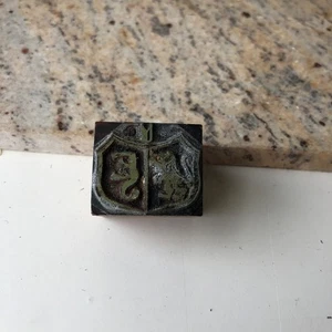Vintage Letterpress Wooden Printing Block - Medieval Heraldry / Lion - Picture 1 of 12
