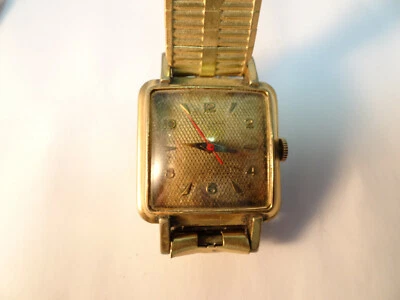 WALTHAM WAFFLE DIAL 25 JEWEL AUTOMATIC SQUARE WATCH RUNS FOR DIAL RESTORATION .  - Image 1 of 4
