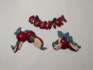 Vintage Burwood Homco Set of 2 Apple Wall Plaques And 1 Country Sign #7616/7626 - Picture 1 of 9