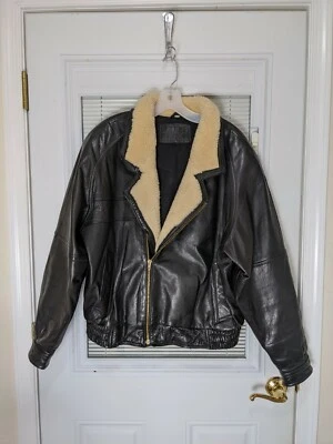 Chaqueta de cuero pesada negra para hombre con cuello de piel de oveja sintética talla 40 Foto 1 de 4