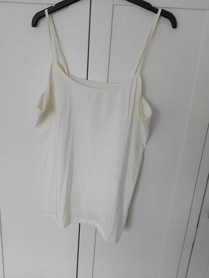 Women's Top Size 20 - Image 1 of 2