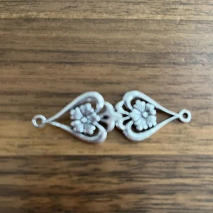 Sterling silver floral hook and eye set for jewelry Beading Brand New Old Stock - Picture 1 of 3