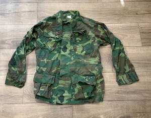 VTG Vietnam War Jungle Camouflage 1968 Poplin Slant Pocket Fatigue Jacket Sz S - Picture 1 of 7