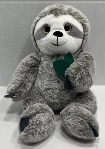 Peluche gris perezoso sosteniendo hojas verdes ojos brillantes dorados 11” juguete de peluche - Imagen 1 de 10