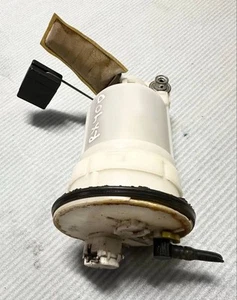 Lexus RX 330 - 350 - 400H 2006 Petrol/electricity in tank fuel pump level sender - Picture 1 of 4