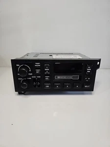 Reproductor de casete AM/FM Chrysler Dodge Jeep 84-02 pieza de radio OEM # P56038933AB - Imagen 1 de 5