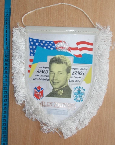 Original pennants Alexei Zhitnik, Los Angeles Kings Cover