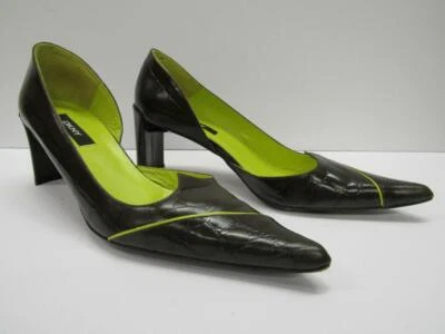 Zapatos de tacón DKNY K303085 Kerry asimétrico con punta verde oscuro para mujer 8 Foto 1 de 4