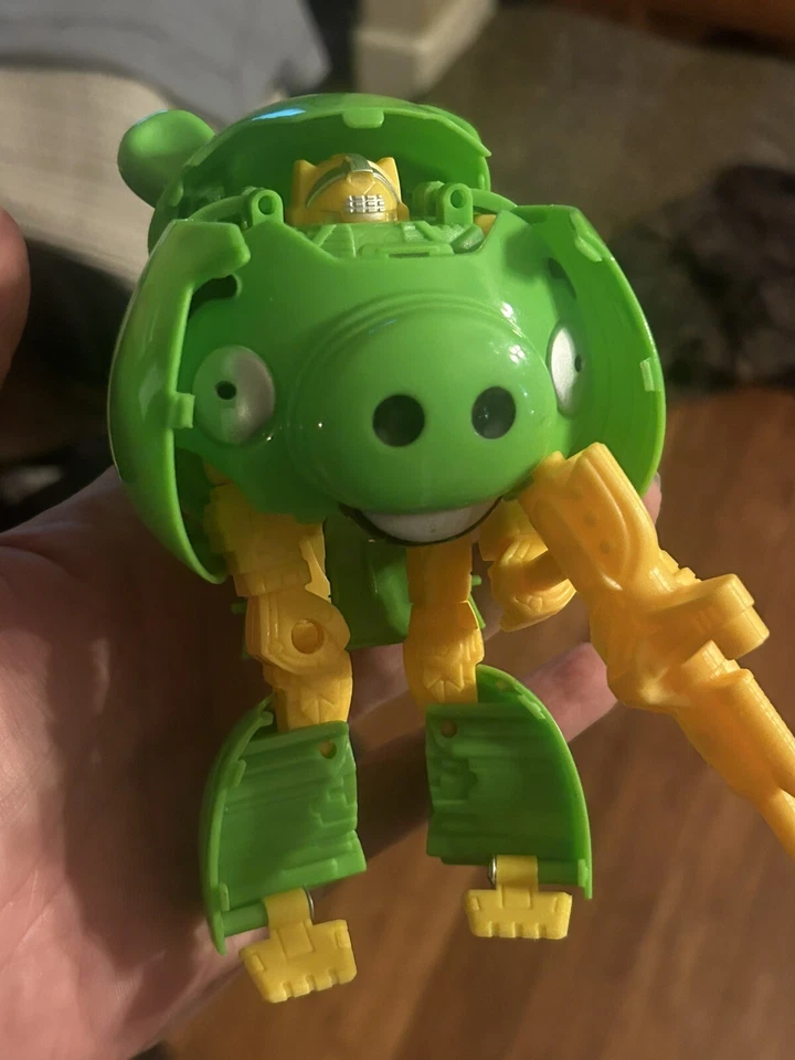 Angry Birds Transformer Ko Piggy Robot  - Image 1 of 1