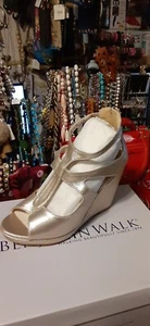 Benjamin Walk RORY Wedge Sandal Touch Ups GOLD METALIC Sz 8.5 - Picture 1 of 6